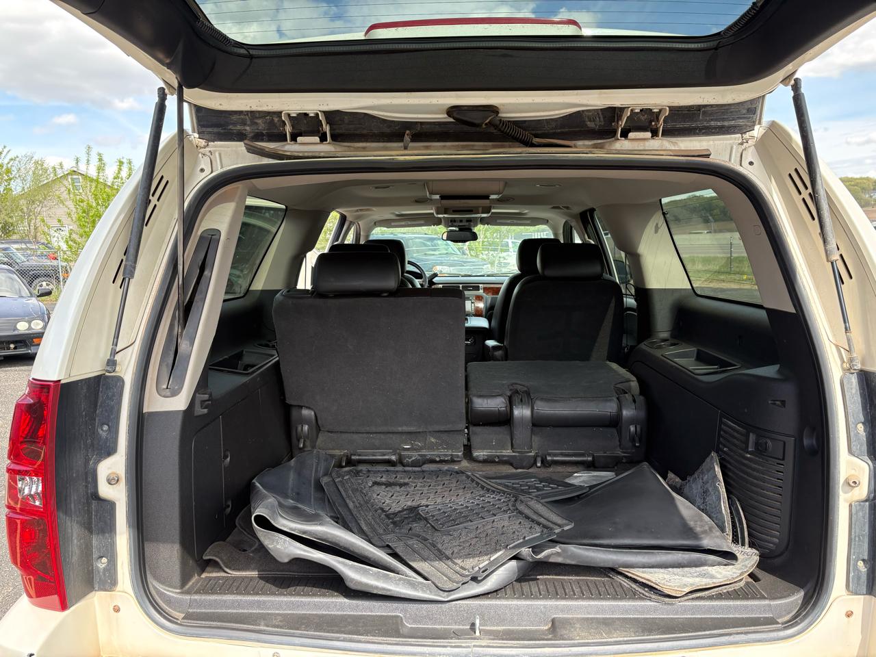 Chevrolet Suburban 4WD 4dr 1500 LTZ 2009