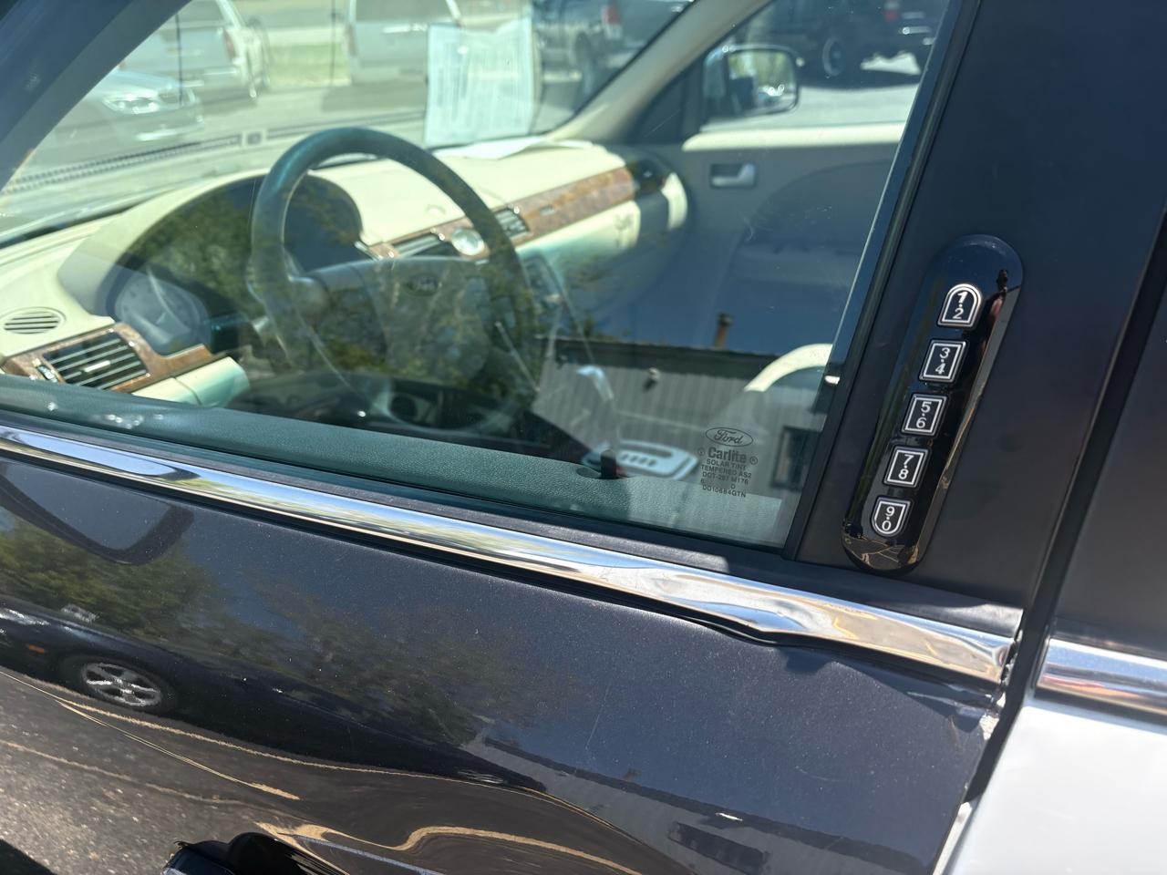 Ford Five Hundred 4dr Sdn Limited FWD 2007
