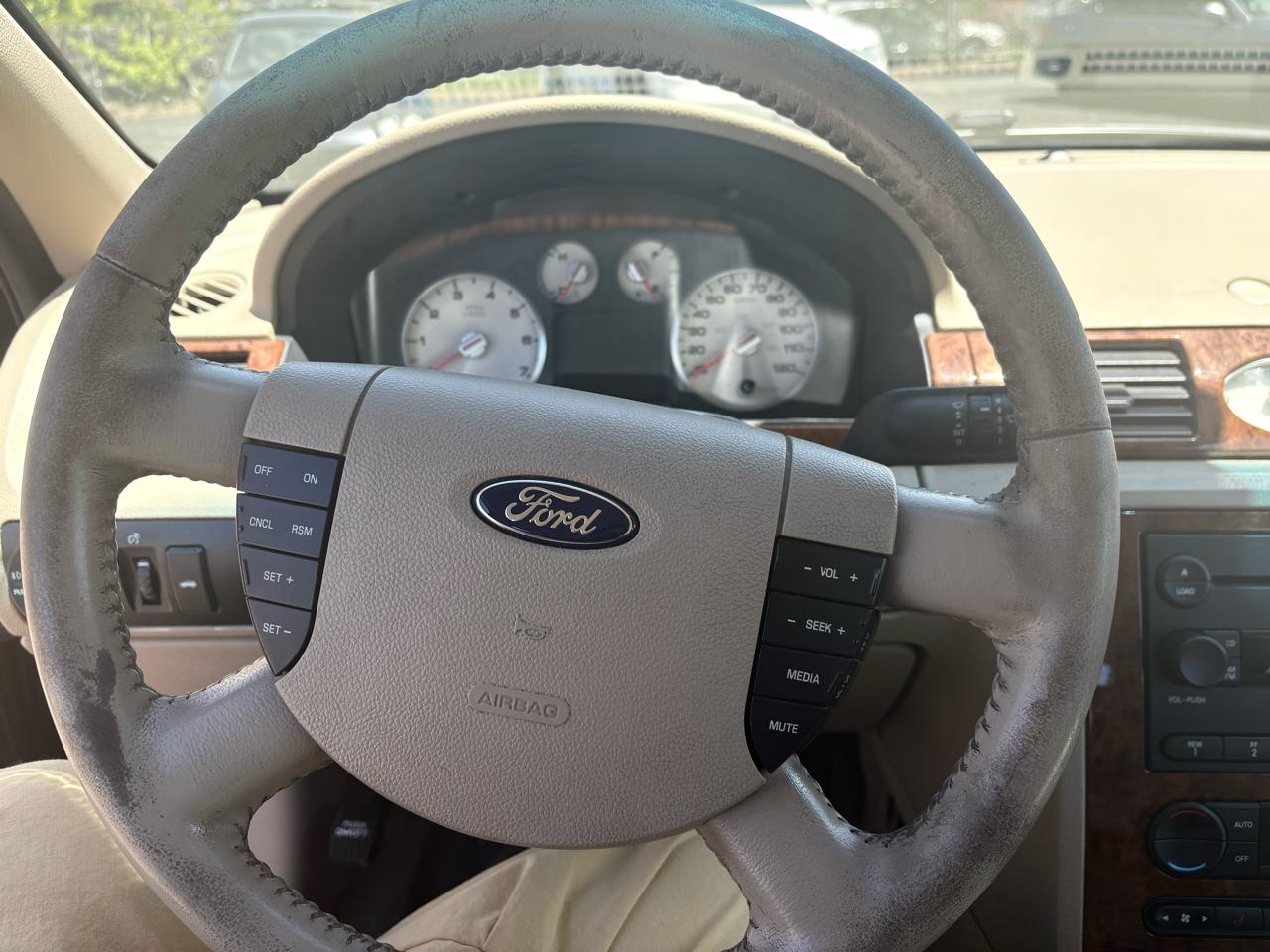 Ford Five Hundred 4dr Sdn Limited FWD 2007