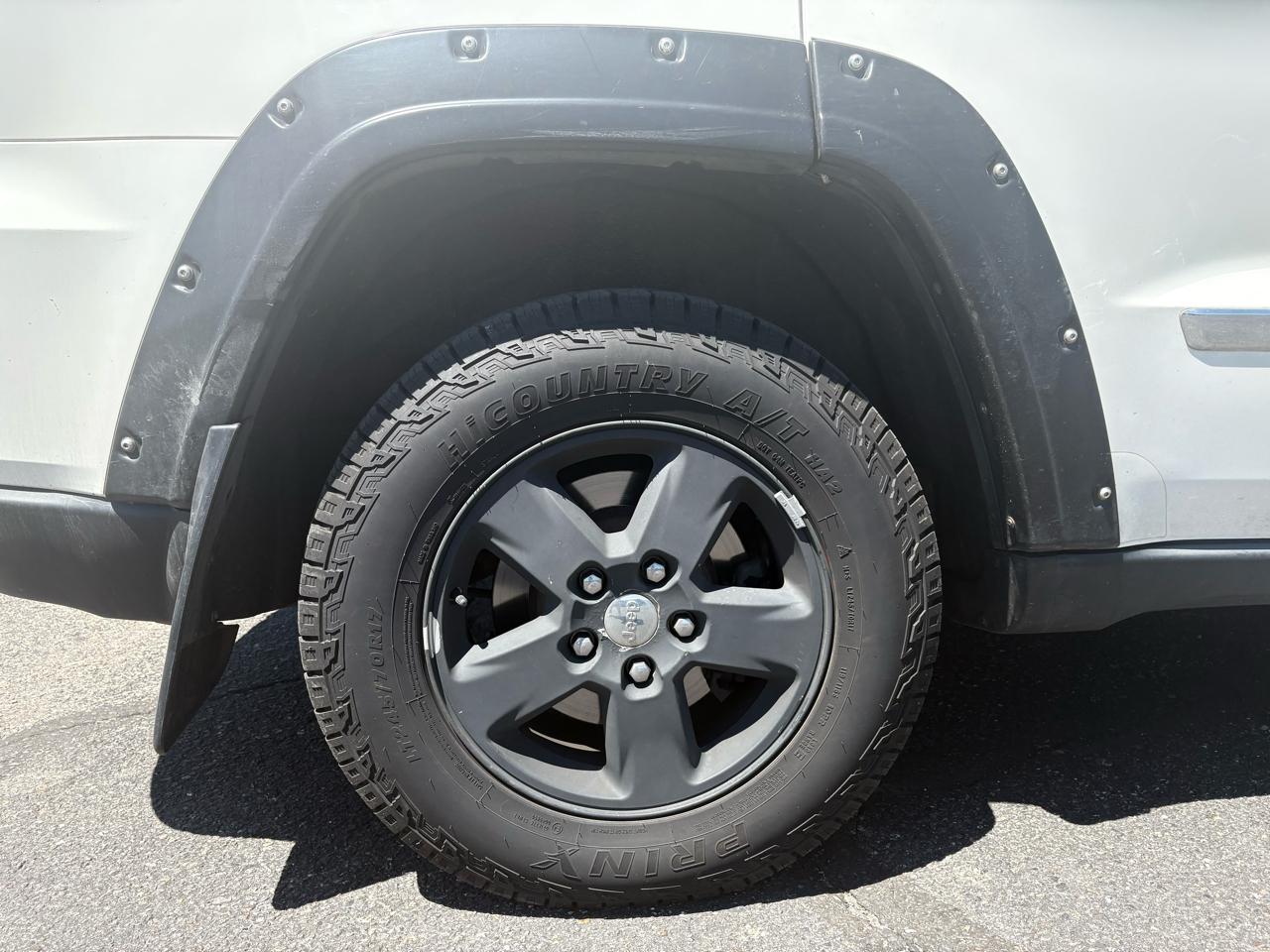 Jeep Grand Cherokee 4WD 4dr Laredo 2012
