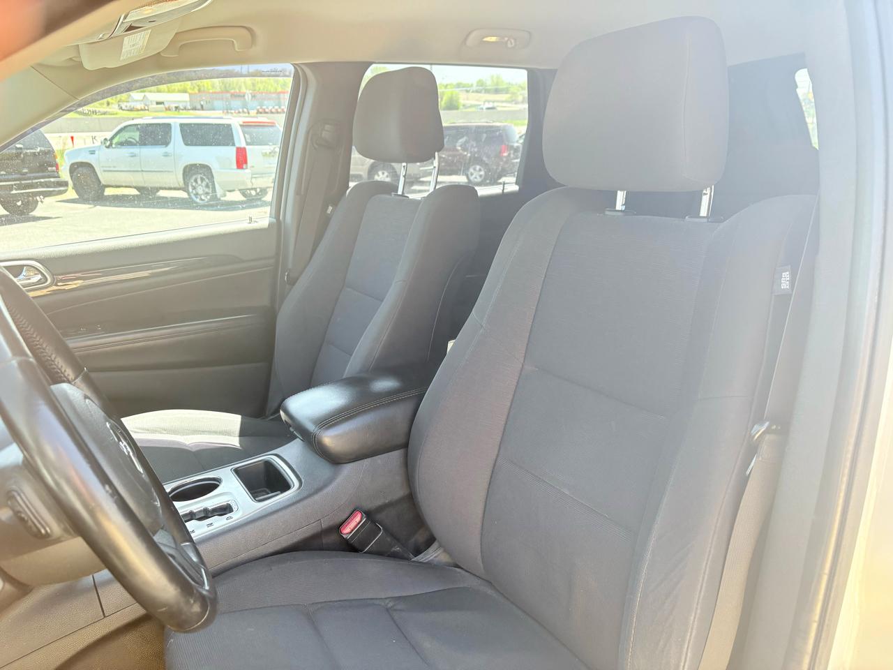 Jeep Grand Cherokee 4WD 4dr Laredo 2012