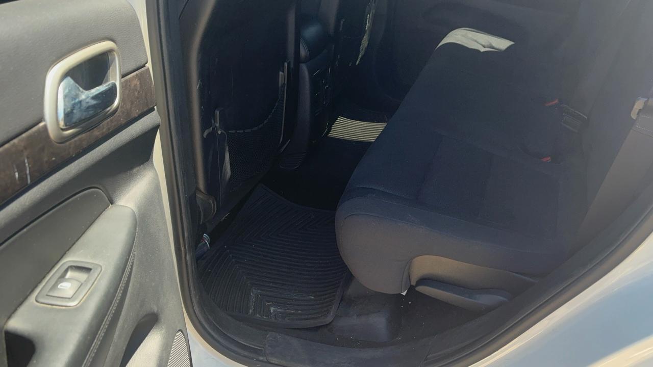 Jeep Grand Cherokee 4WD 4dr Laredo 2012
