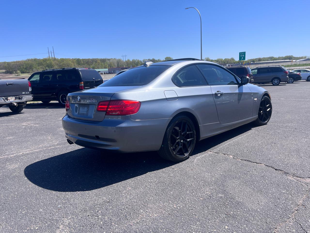 BMW 3 Series 2dr Cpe 328i xDrive AWD SULEV 2011
