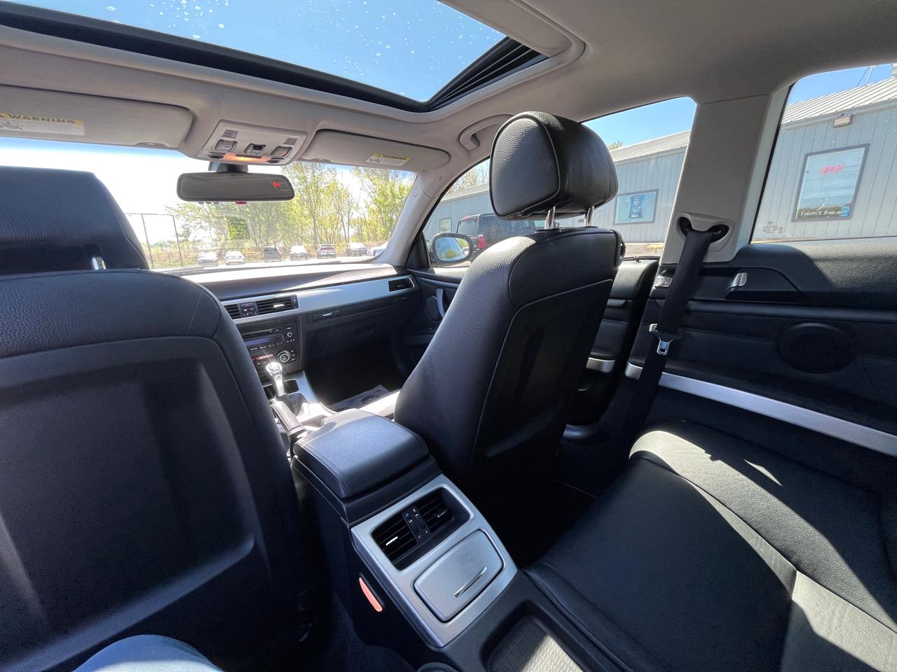 BMW 3 Series 2dr Cpe 328i xDrive AWD SULEV 2011
