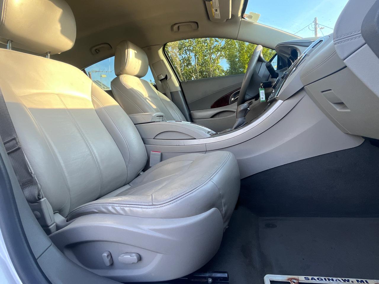 Buick LaCrosse 4dr Sdn CXL FWD 2011
