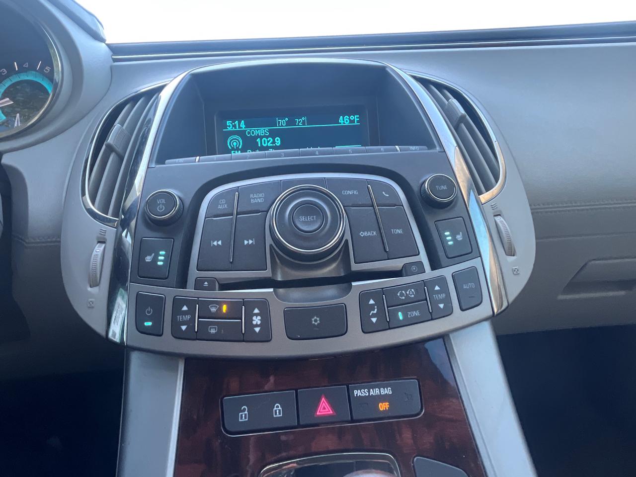 Buick LaCrosse 4dr Sdn CXL FWD 2011