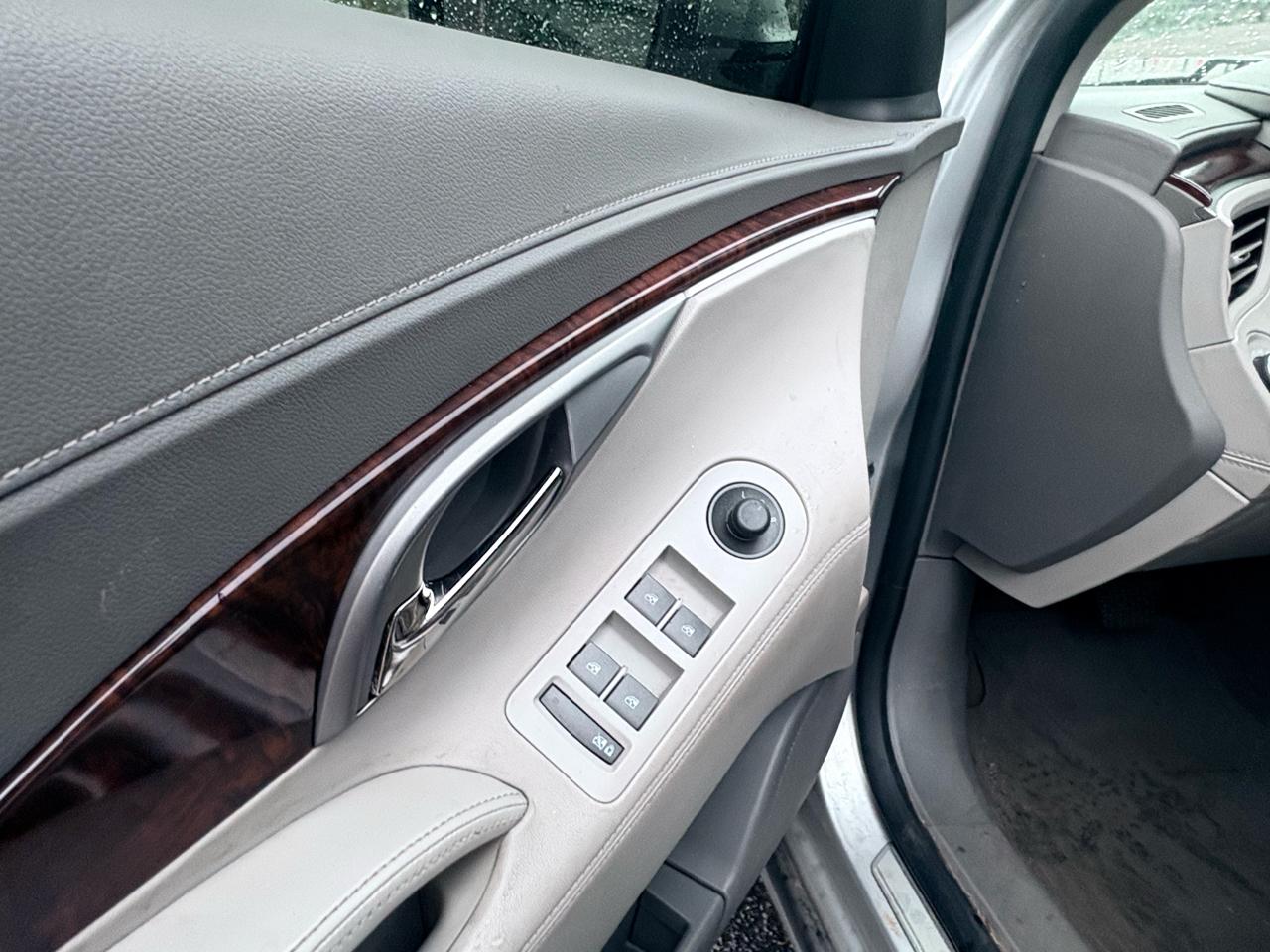 Buick LaCrosse 4dr Sdn CXL FWD 2011