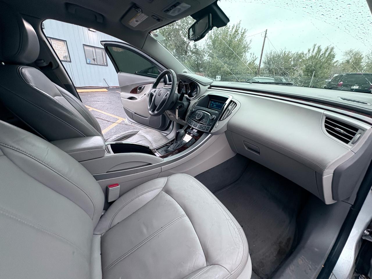 Buick LaCrosse 4dr Sdn CXL FWD 2011