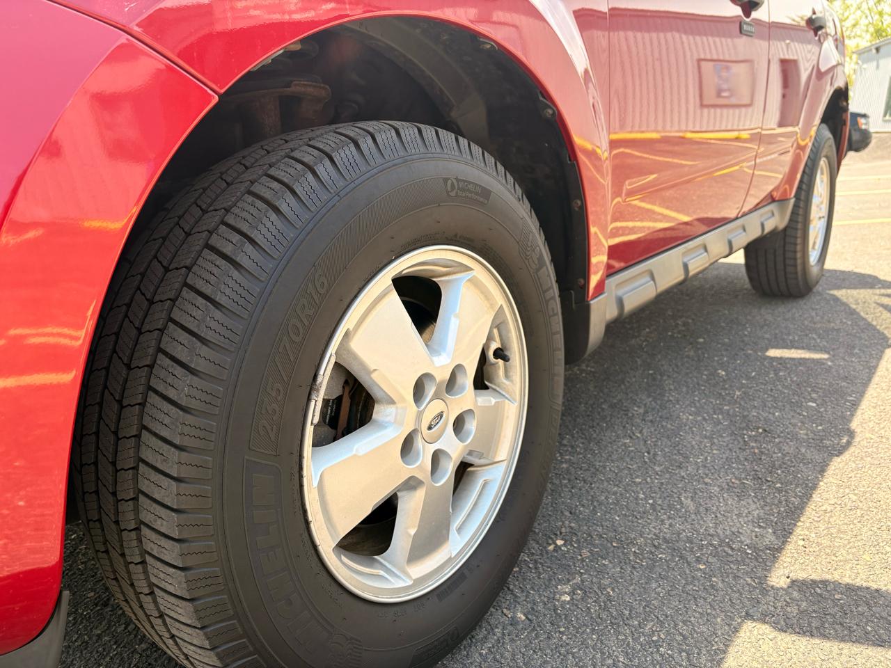 Ford Escape 4WD 4dr XLT 2011