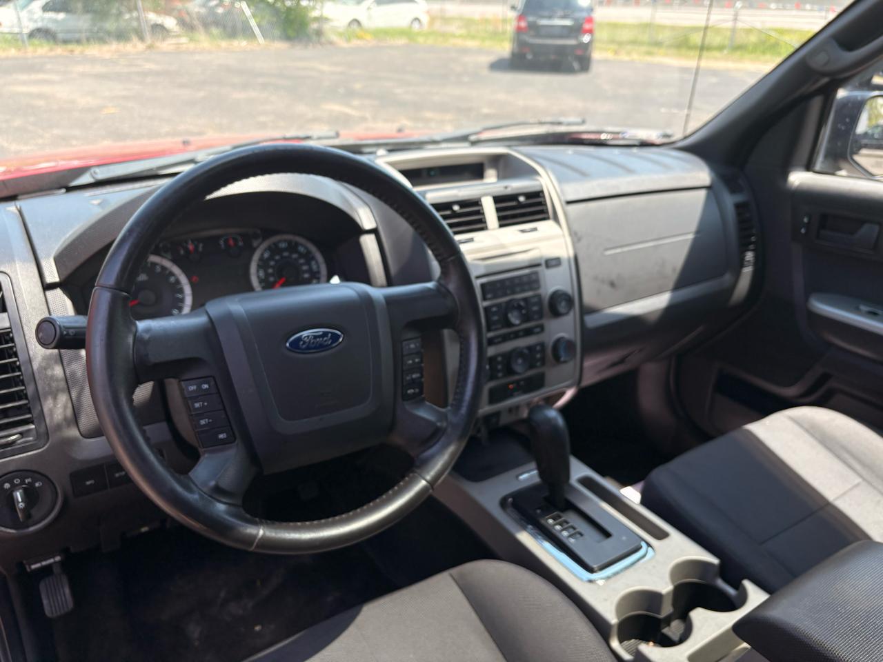 Ford Escape 4WD 4dr XLT 2011