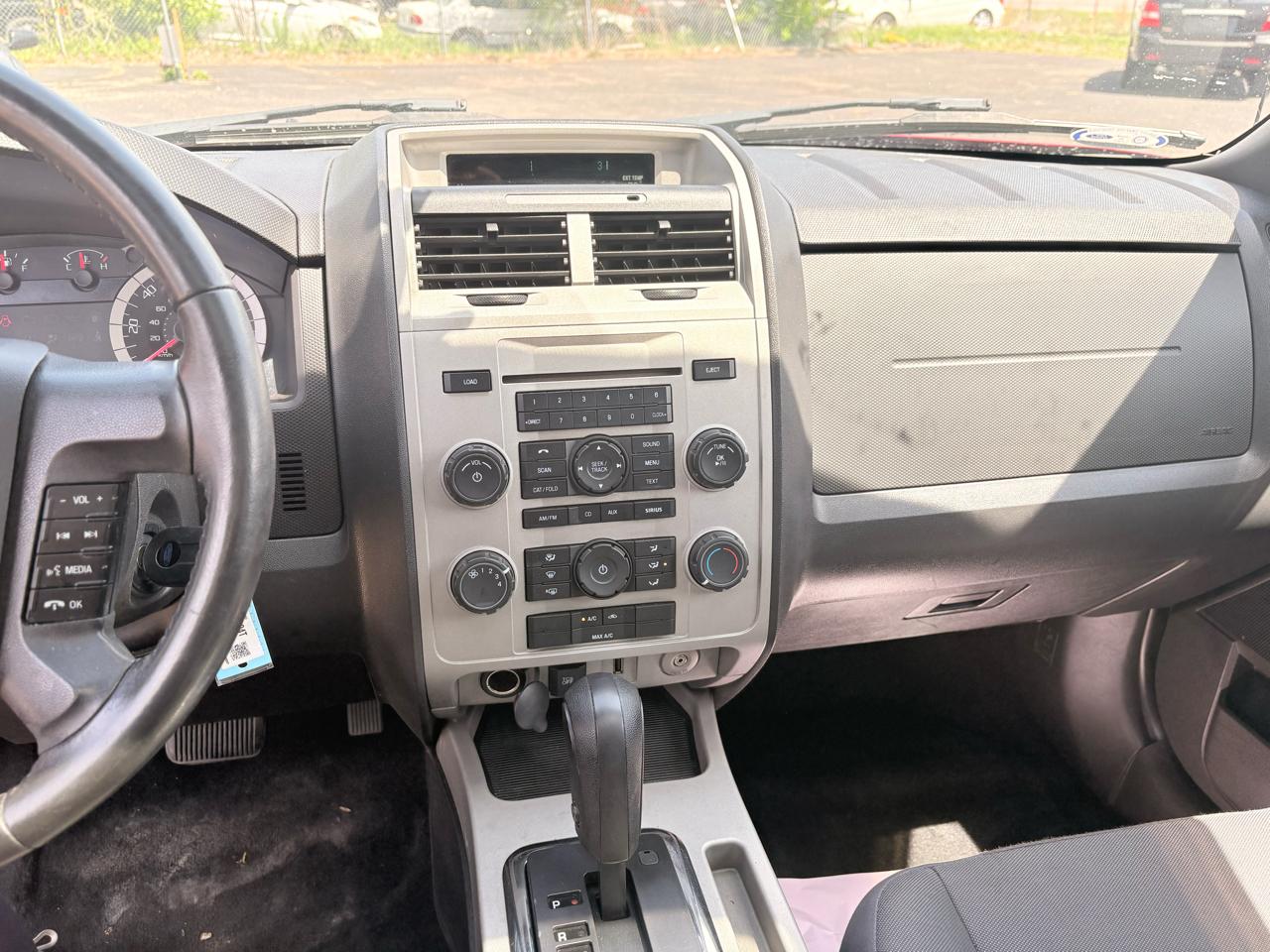 Ford Escape 4WD 4dr XLT 2011