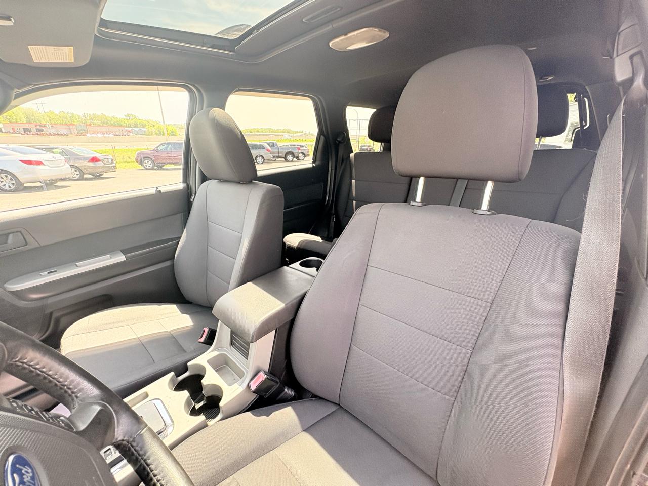 Ford Escape 4WD 4dr XLT 2011