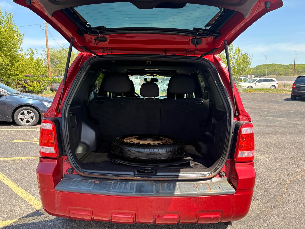 Ford Escape 4WD 4dr XLT 2011