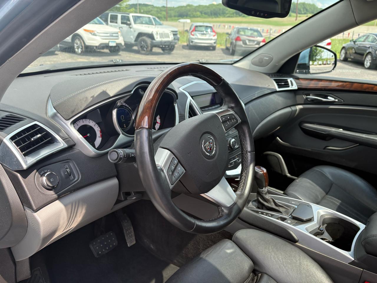Cadillac SRX AWD 4dr Luxury Collection 2011