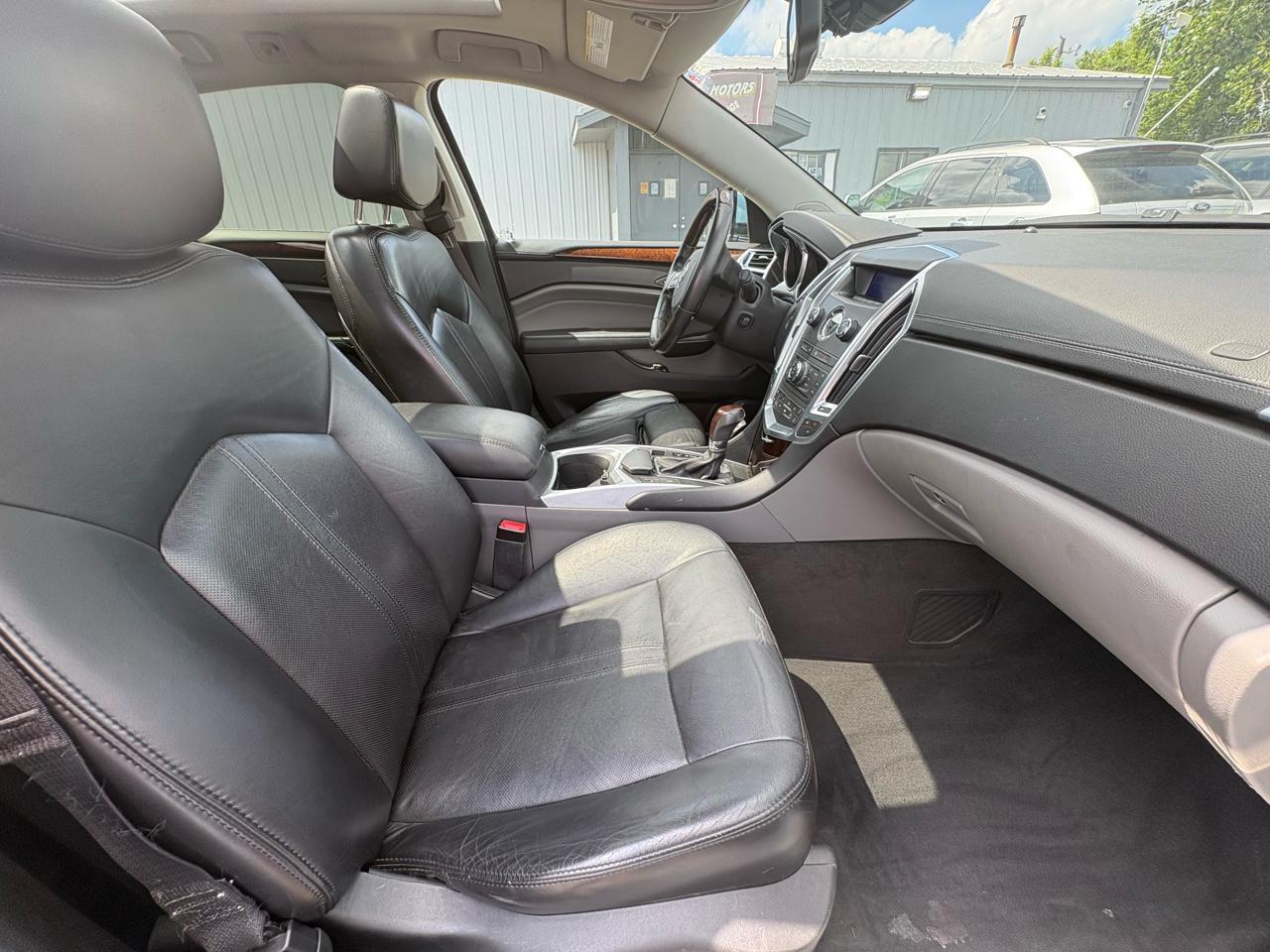 Cadillac SRX AWD 4dr Luxury Collection 2011