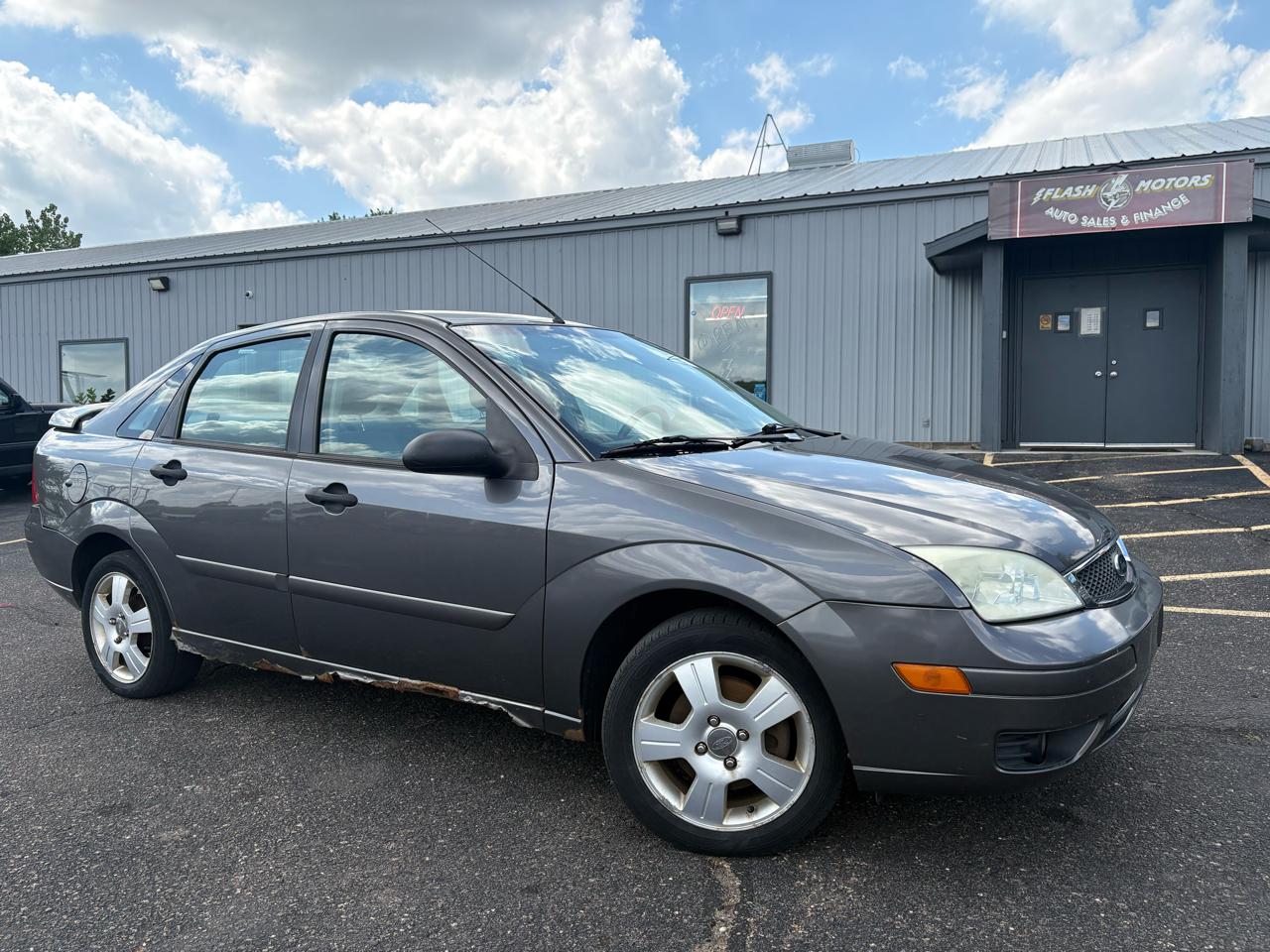 2005 Ford Focus 4dr Sdn ZX4 SES