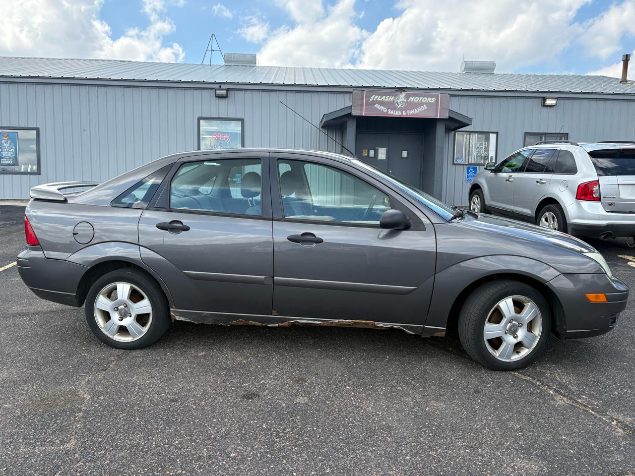 Ford Focus 4dr Sdn ZX4 SES 2005