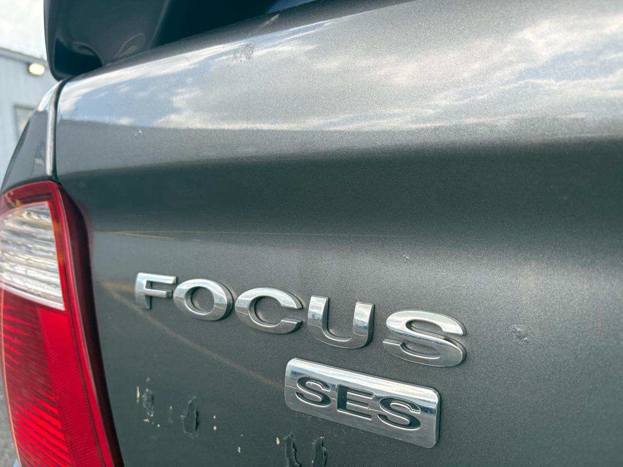 Ford Focus 4dr Sdn ZX4 SES 2005