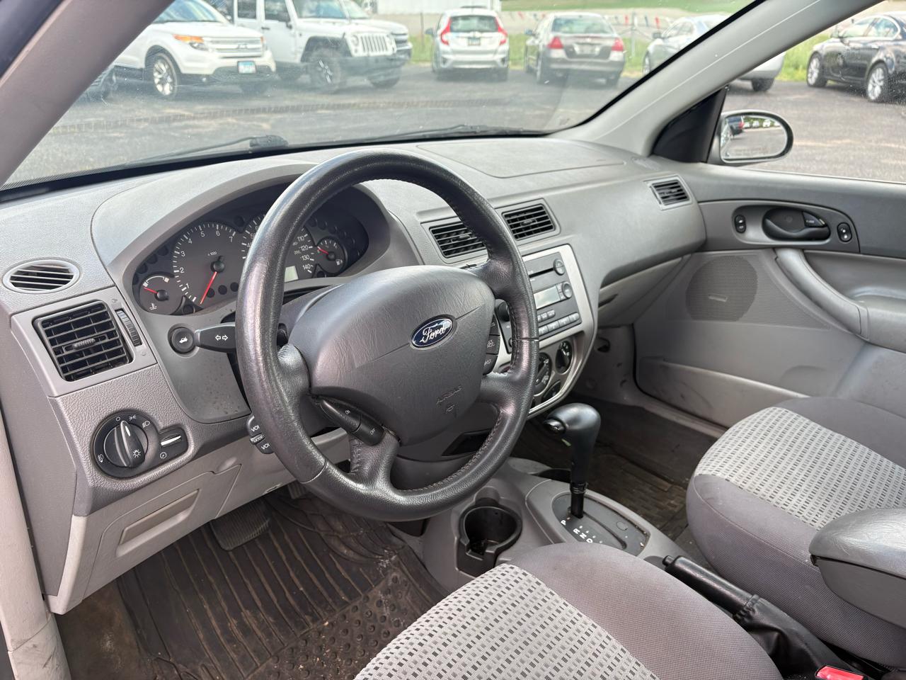 Ford Focus 4dr Sdn ZX4 SES 2005
