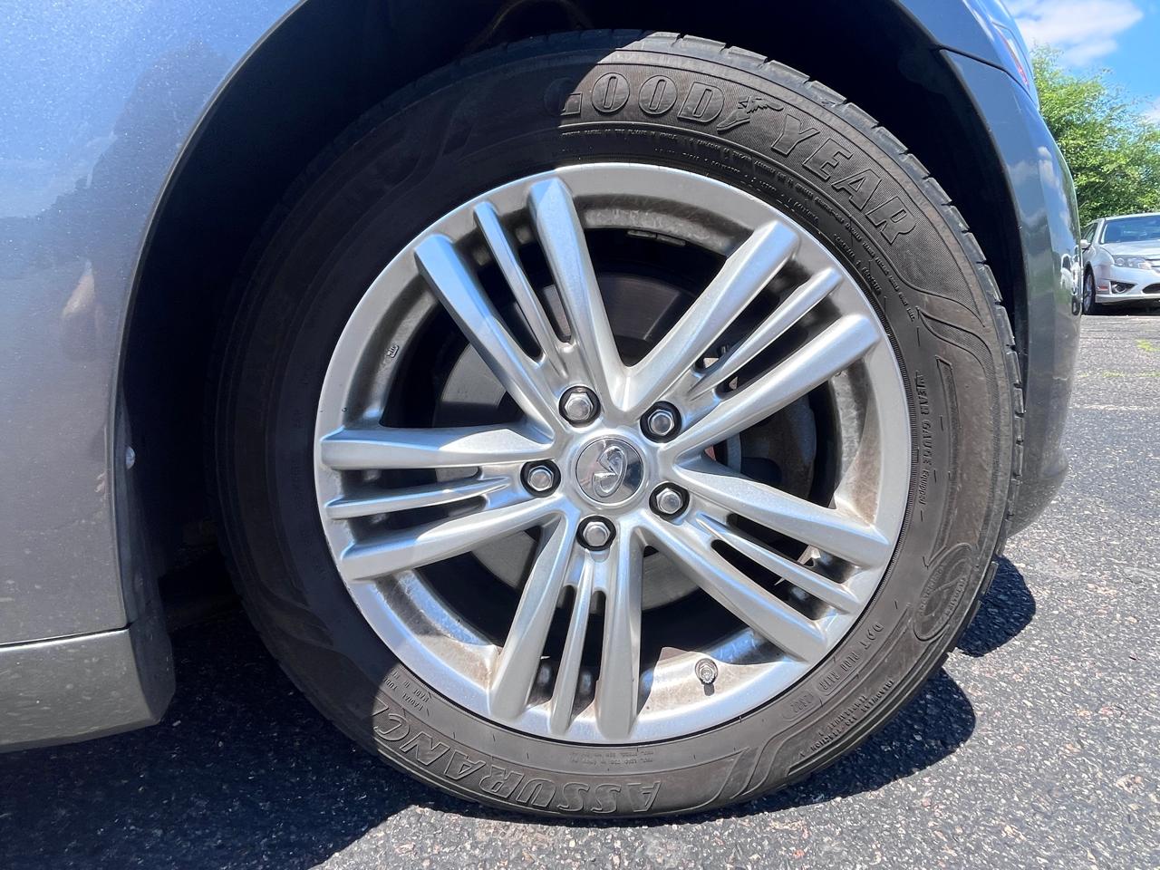 Infiniti Q40 4dr Sdn AWD 2015