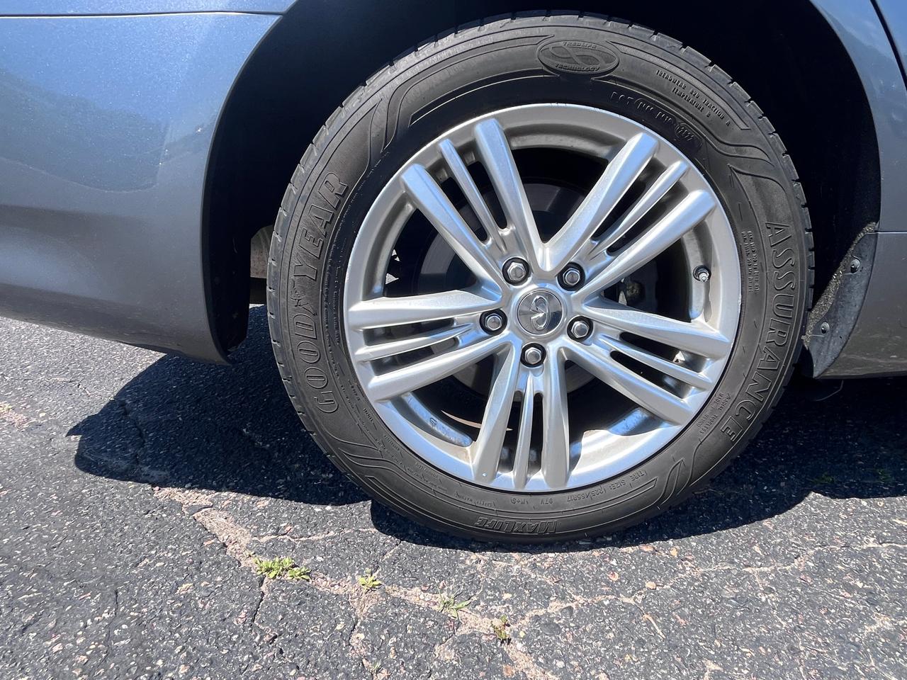 Infiniti Q40 4dr Sdn AWD 2015