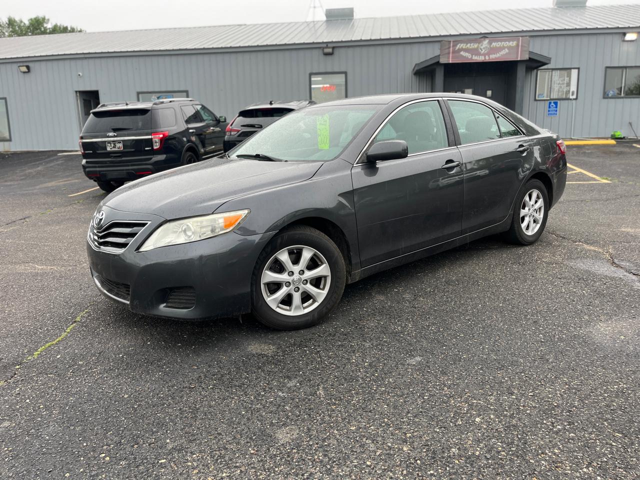 Toyota Camry 4dr Sdn I4 Man LE (Natl) 2011
