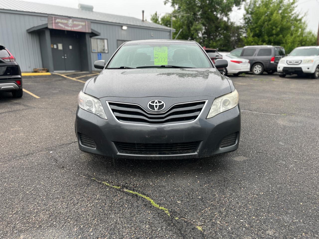 Toyota Camry 4dr Sdn I4 Man LE (Natl) 2011