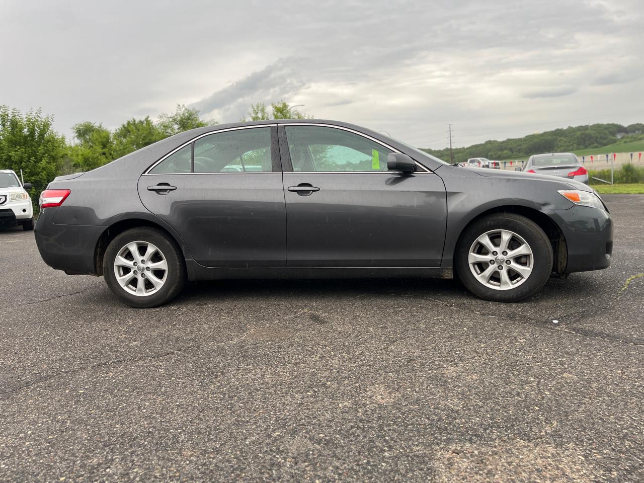 Toyota Camry 4dr Sdn I4 Man LE (Natl) 2011