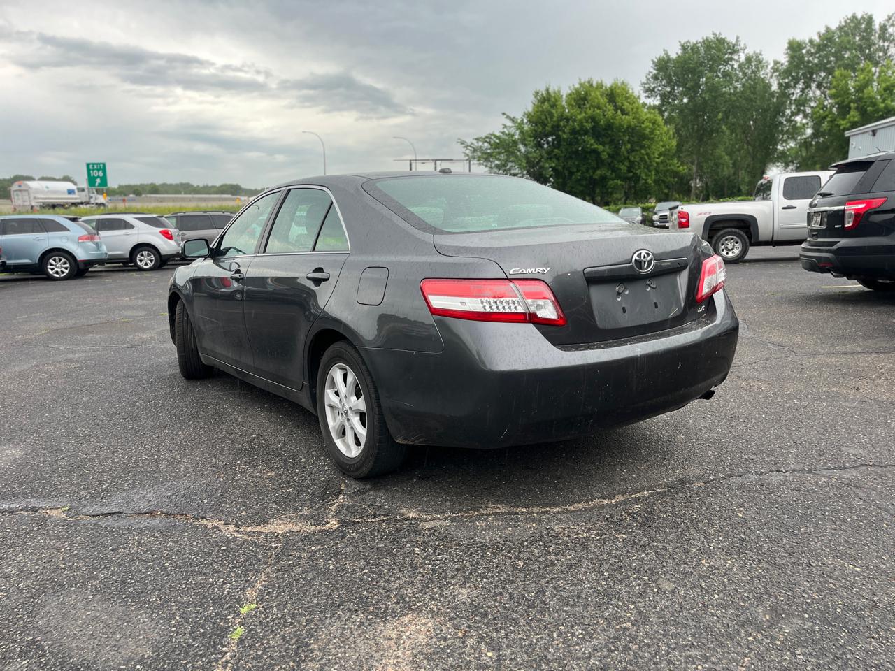Toyota Camry 4dr Sdn I4 Man LE (Natl) 2011