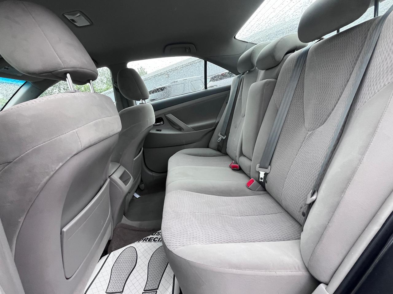 Toyota Camry 4dr Sdn I4 Man LE (Natl) 2011