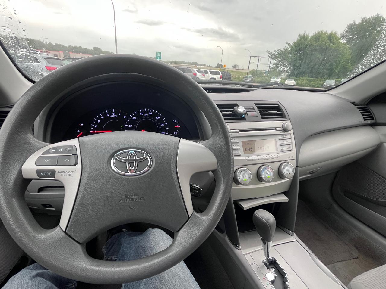 Toyota Camry 4dr Sdn I4 Man LE (Natl) 2011