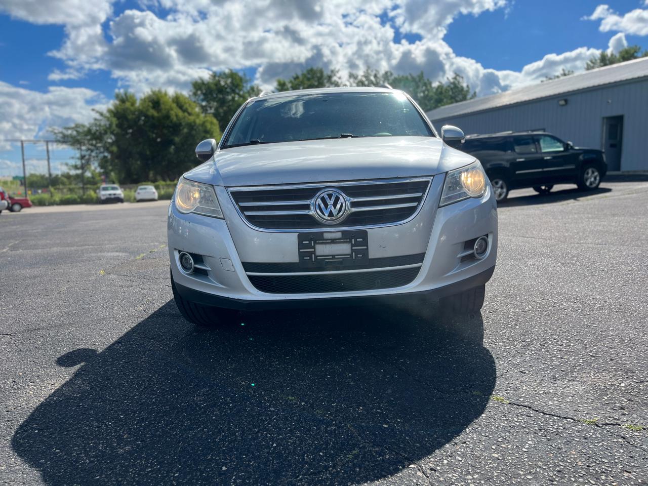 Volkswagen Tiguan 4WD 4dr S 4Motion 2011
