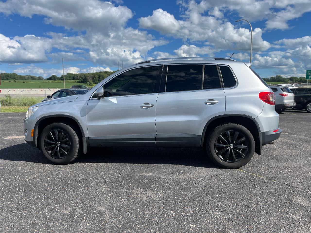 Volkswagen Tiguan 4WD 4dr S 4Motion 2011