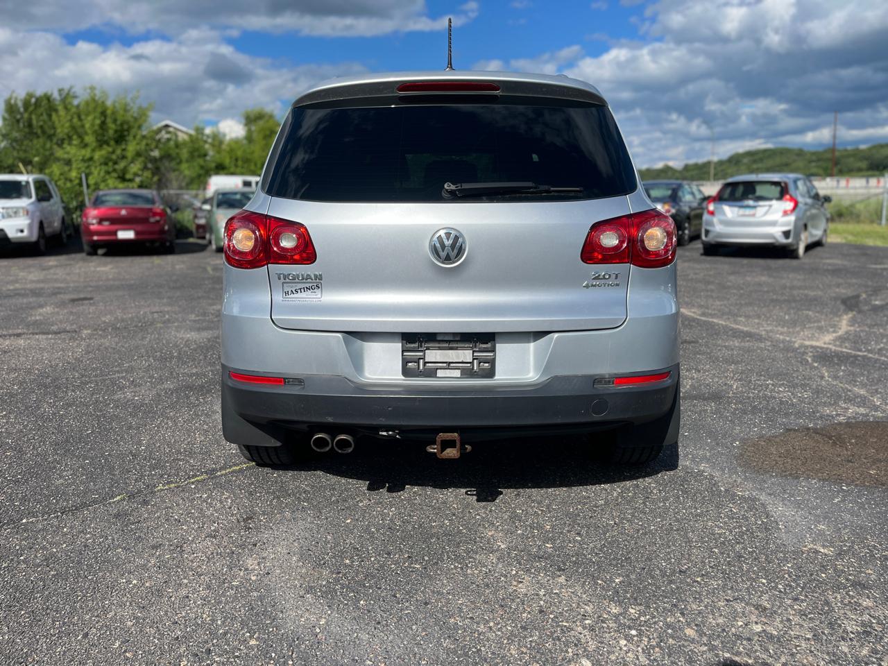 Volkswagen Tiguan 4WD 4dr S 4Motion 2011