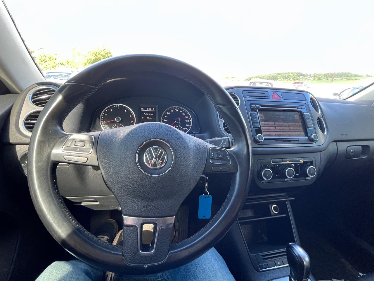 Volkswagen Tiguan 4WD 4dr S 4Motion 2011
