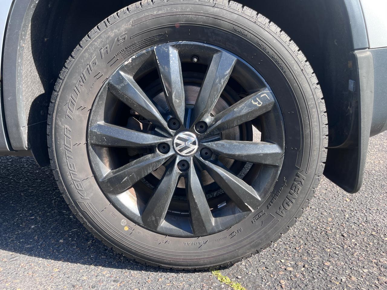 Volkswagen Tiguan 4WD 4dr S 4Motion 2011