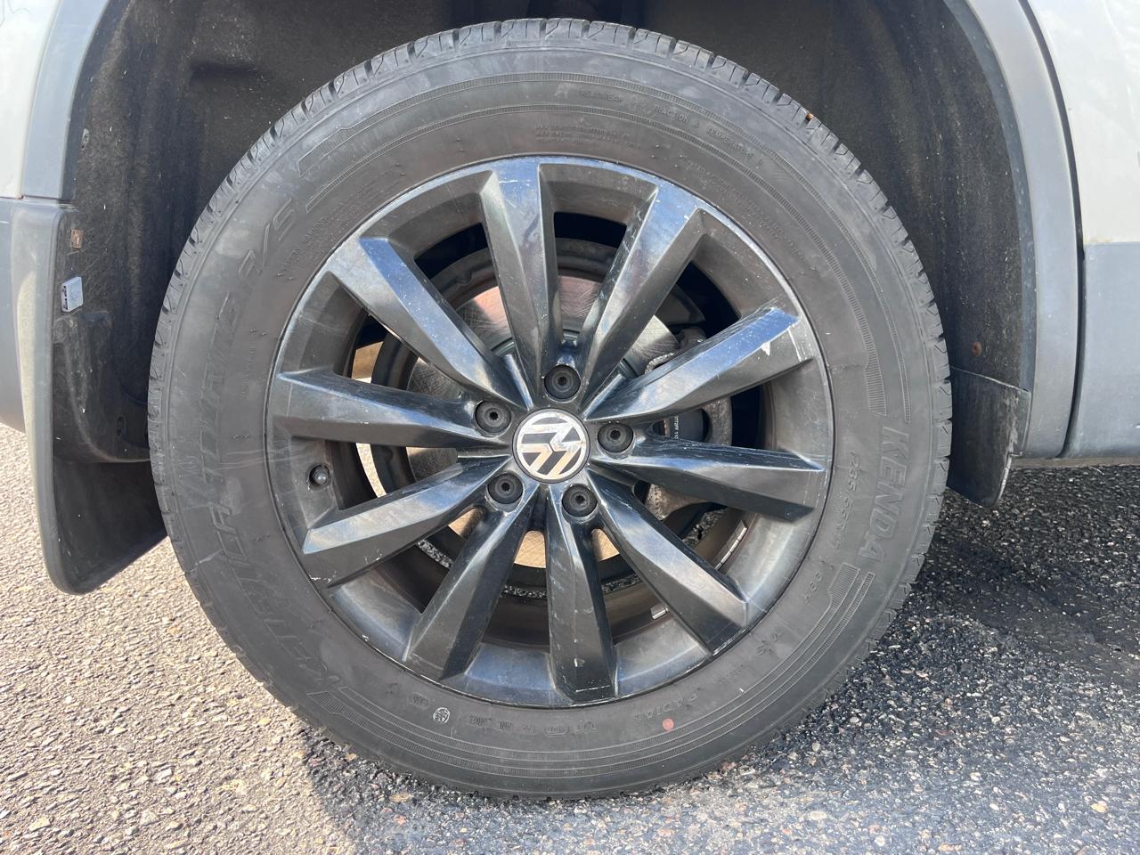 Volkswagen Tiguan 4WD 4dr S 4Motion 2011