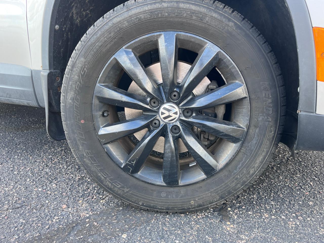 Volkswagen Tiguan 4WD 4dr S 4Motion 2011