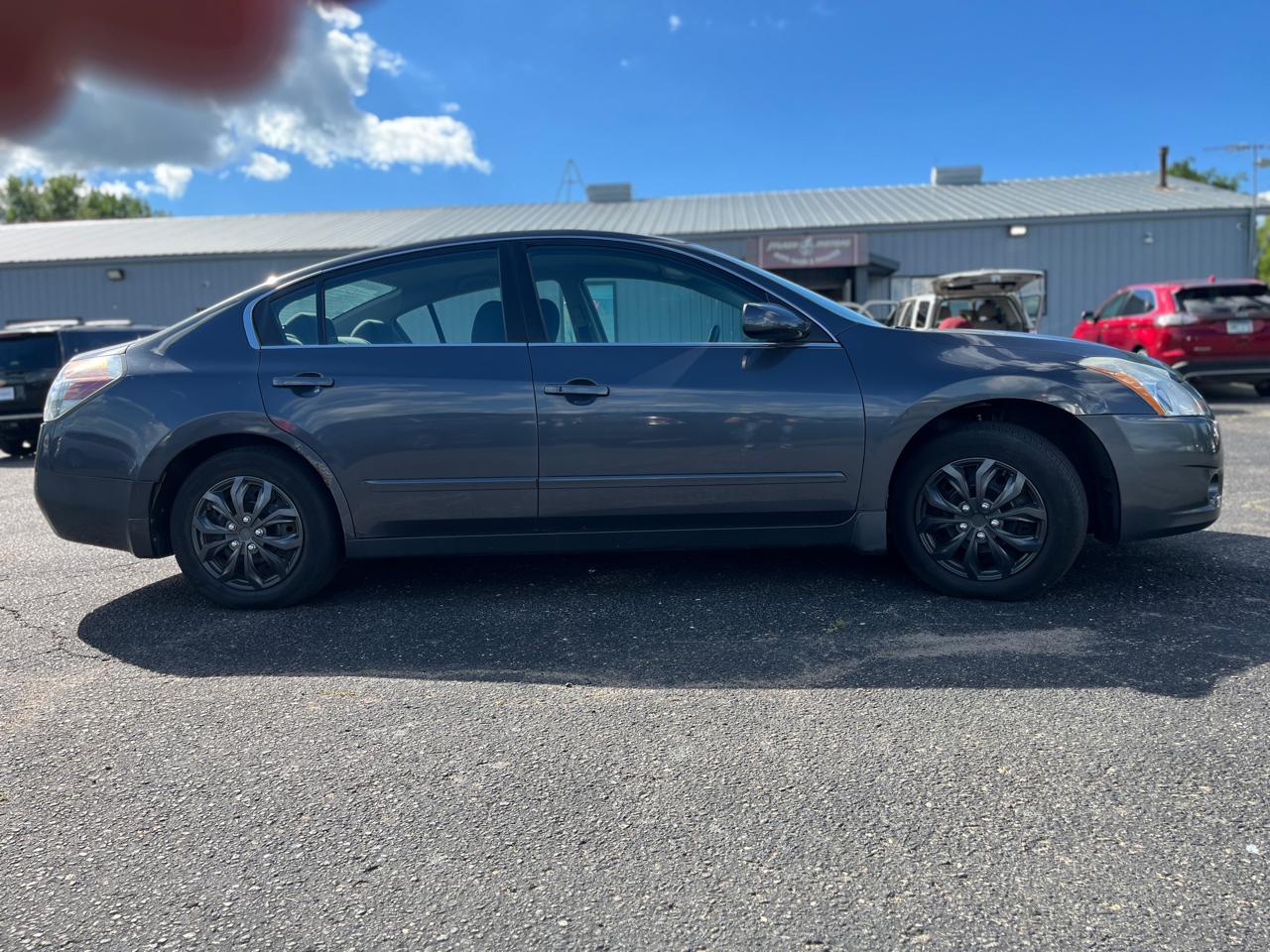 Nissan Altima 4dr Sdn I4 CVT 2.5 S 2010