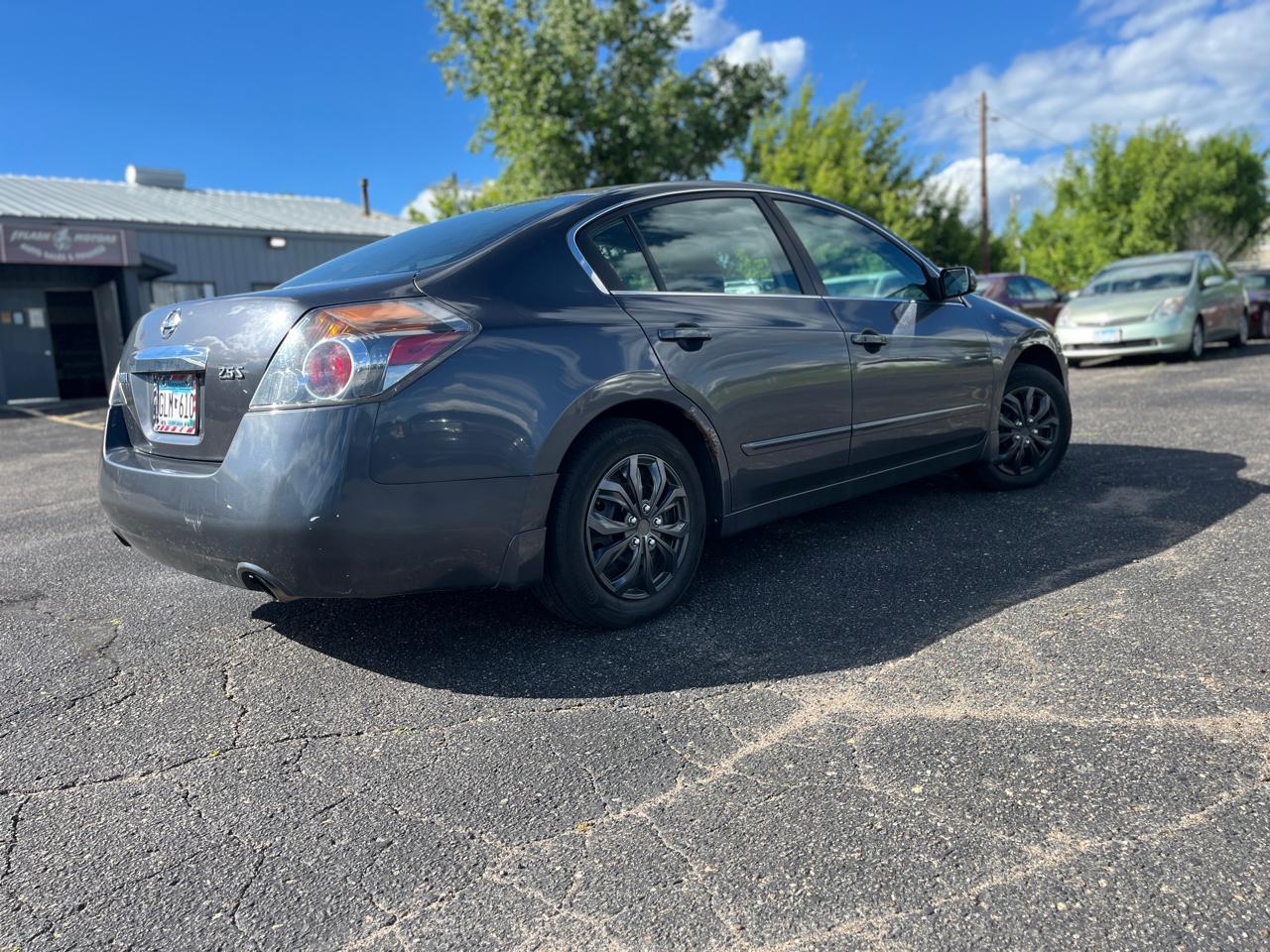 Nissan Altima 4dr Sdn I4 CVT 2.5 S 2010