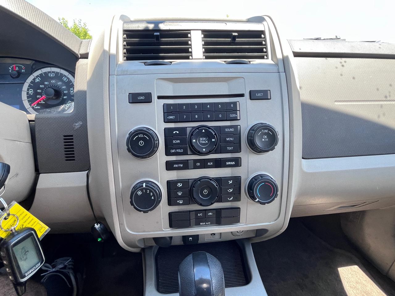 Ford Escape 4WD 4dr XLT 2010