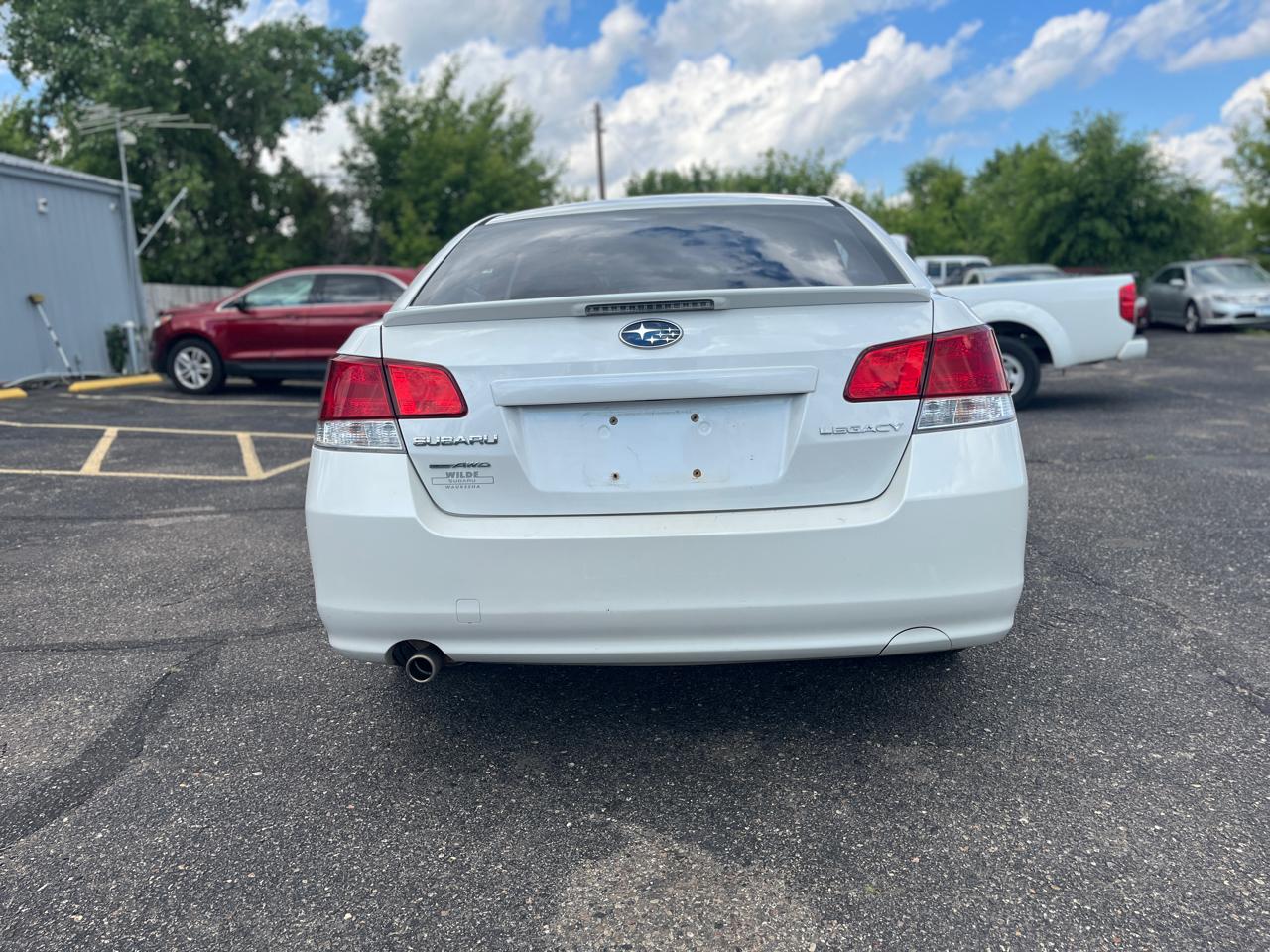 Subaru Legacy 4dr Sdn H4 Auto 2.5i Sport 2013