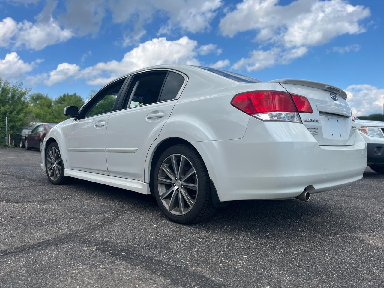 Subaru Legacy 4dr Sdn H4 Auto 2.5i Sport 2013