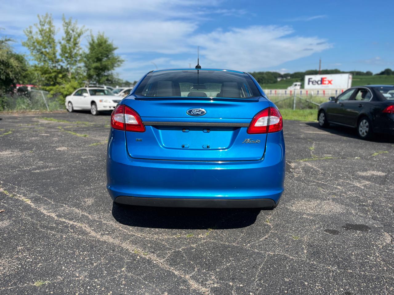 Ford Fiesta 4dr Sdn SE 2012