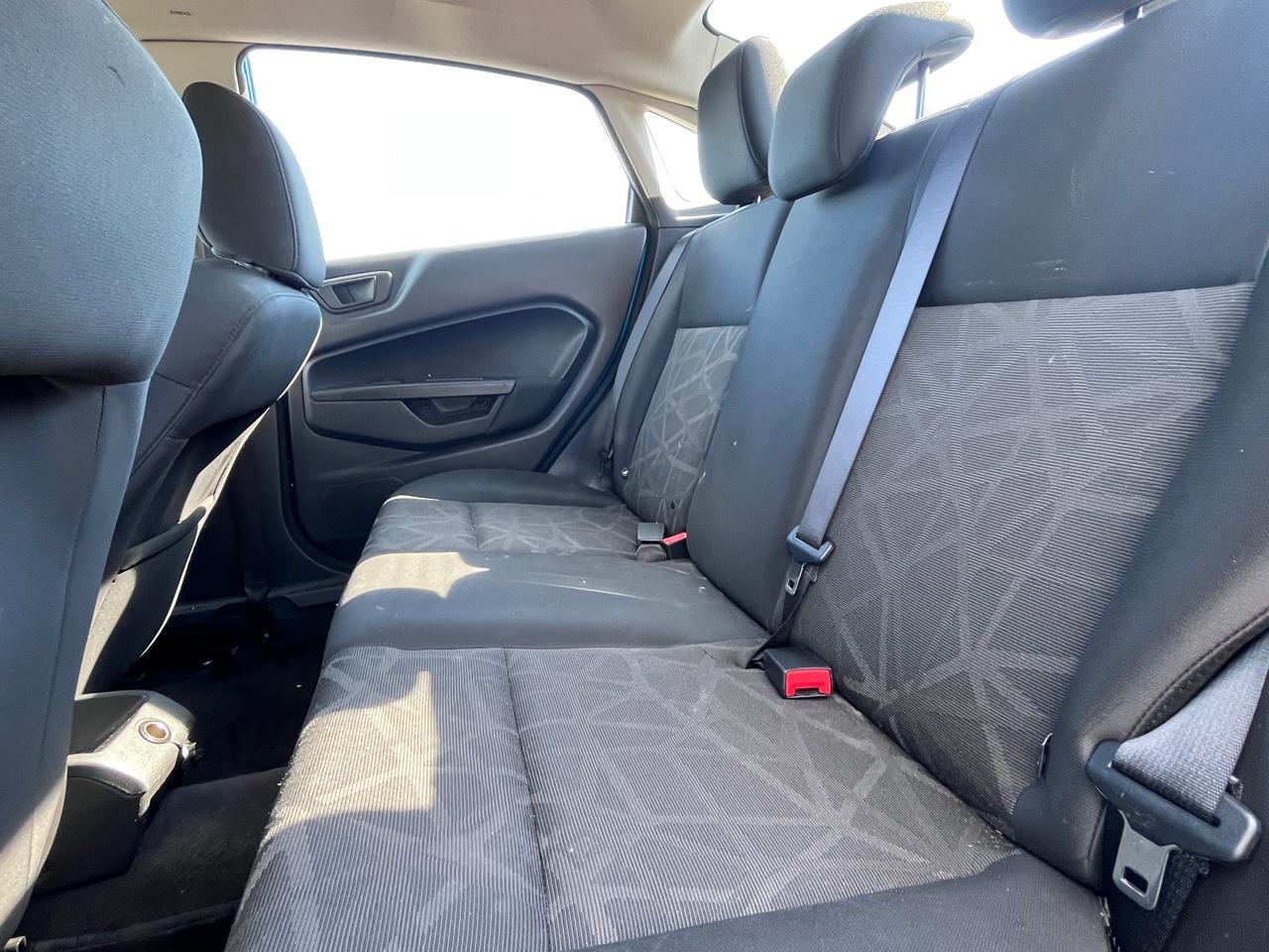 Ford Fiesta 4dr Sdn SE 2012