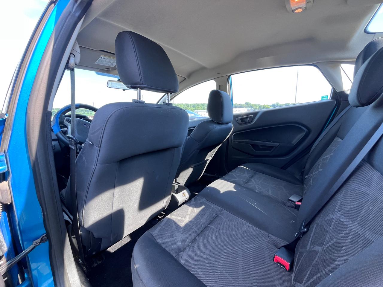 Ford Fiesta 4dr Sdn SE 2012
