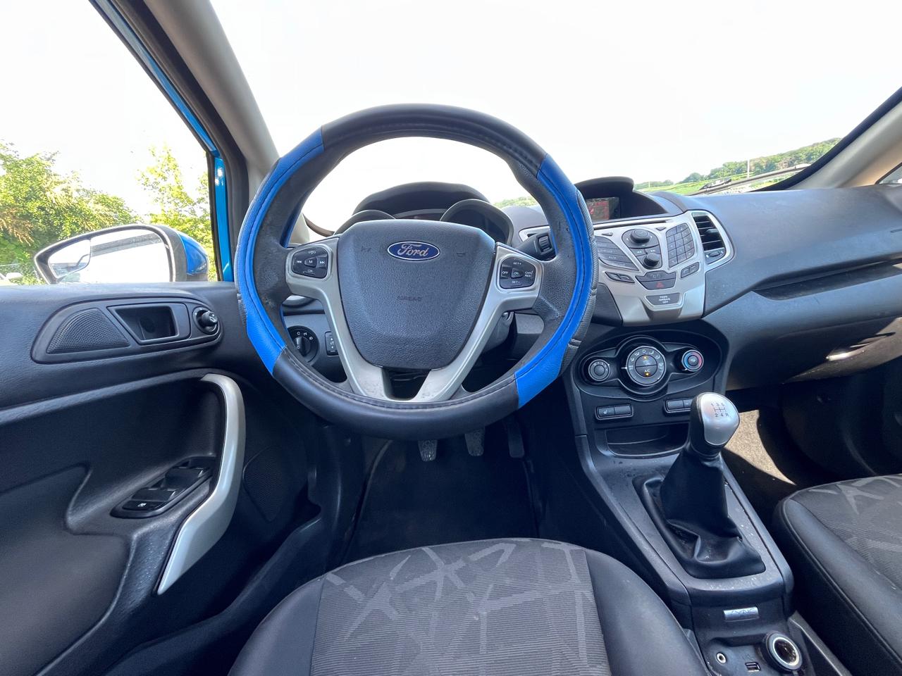 Ford Fiesta 4dr Sdn SE 2012