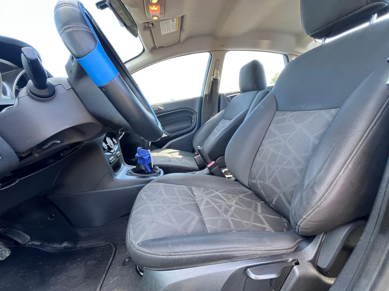 Ford Fiesta 4dr Sdn SE 2012