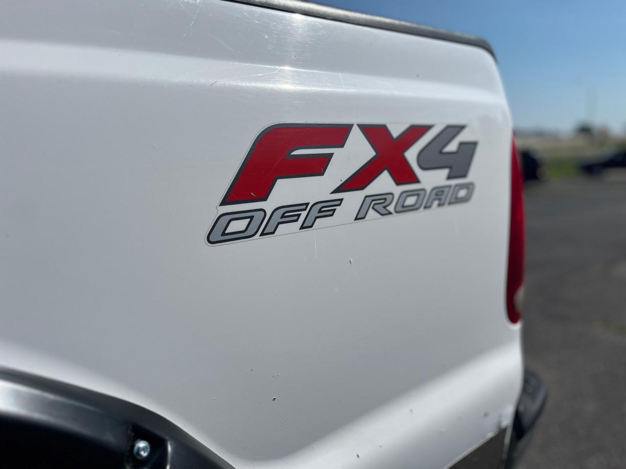 Ford Super Duty F-250 Crew Cab 156" Harley-Davidson 4WD 2004