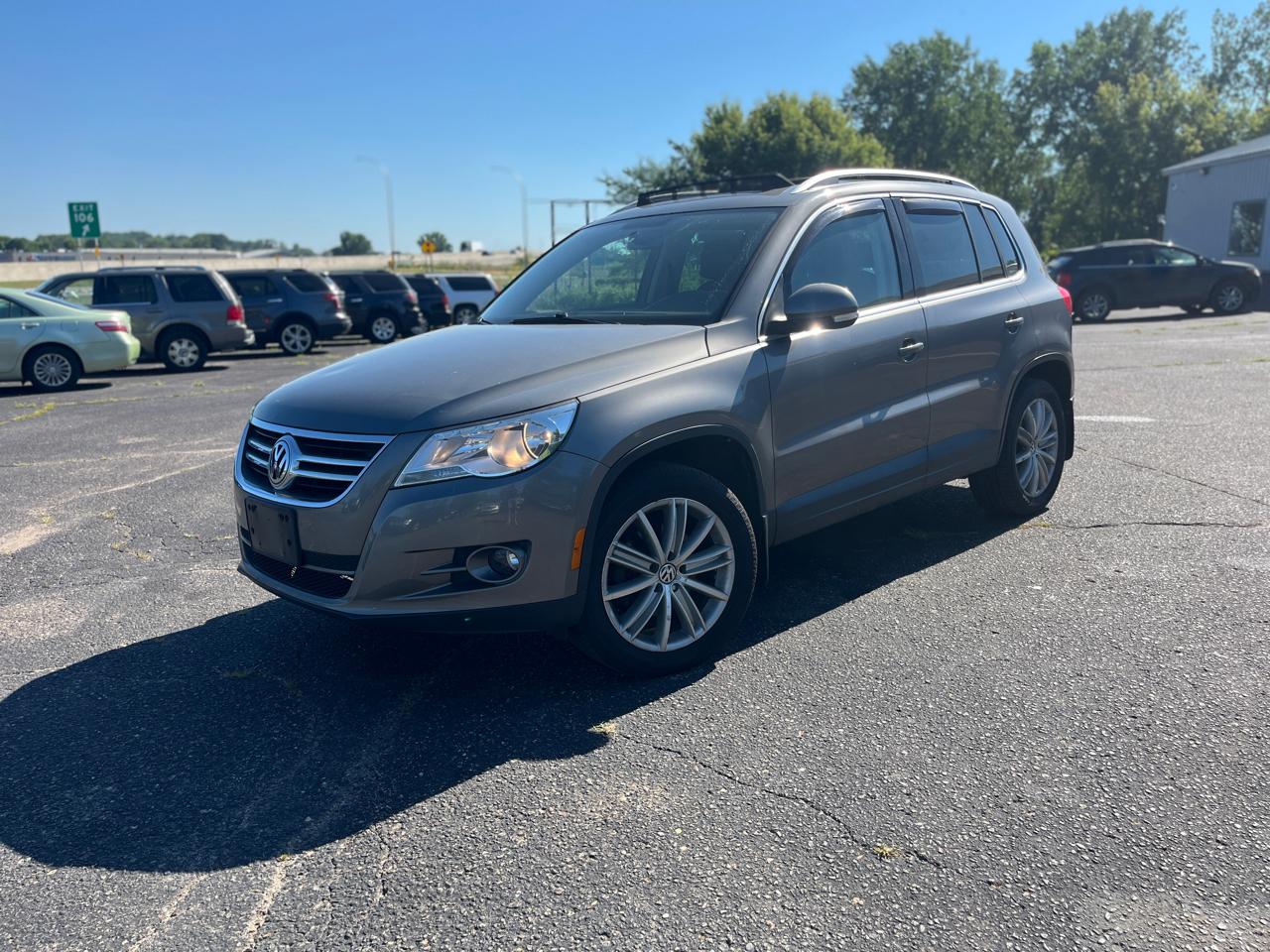 2011 Volkswagen Tiguan 4WD 4dr S 4Motion